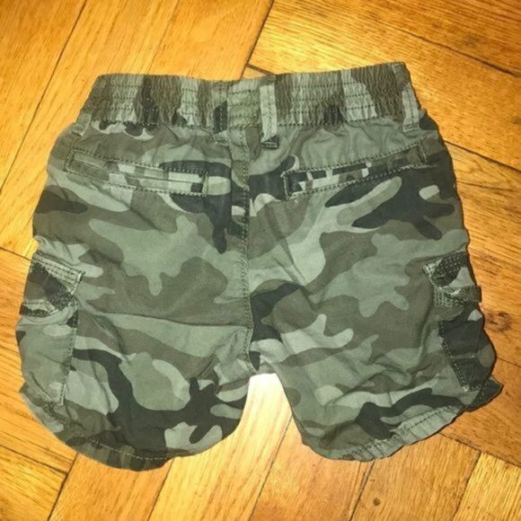 Gap camouflage shorts size 12-18 months​​ - Picture 2 of 4